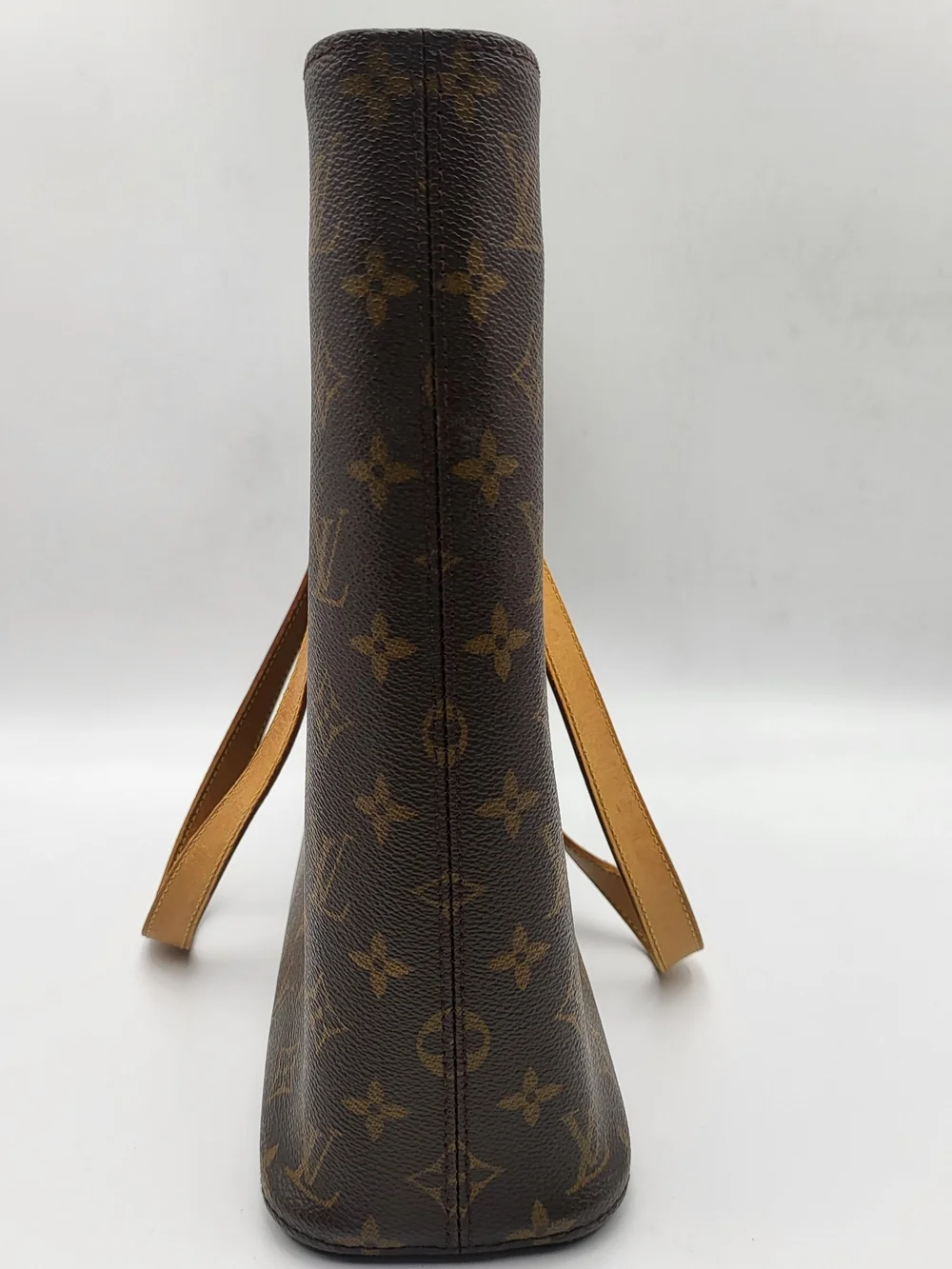 LOUIS VUITTON Monogram GM Luco. Authentic w/COA..